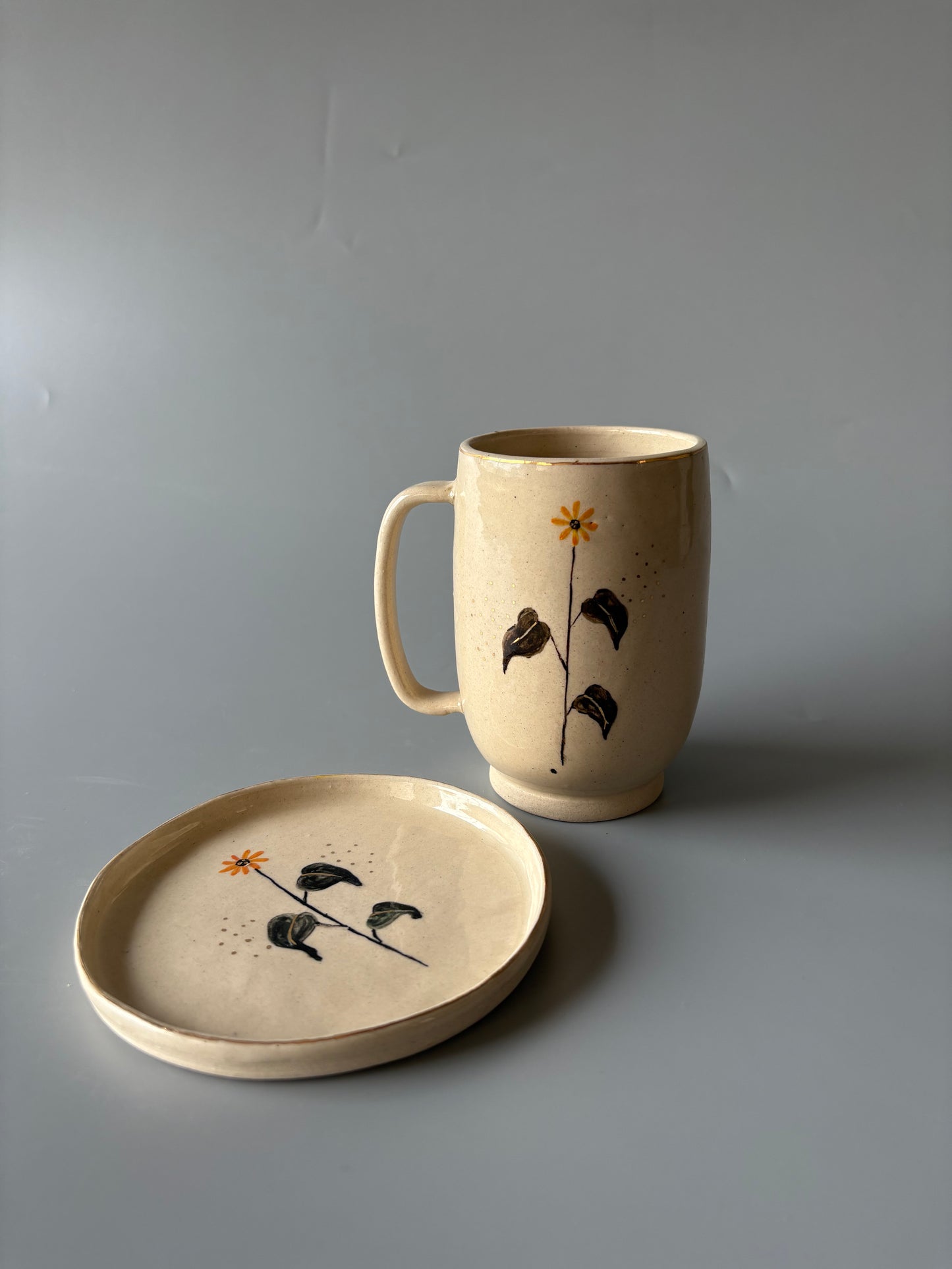 Set of 2: Sunflower Cake Plates