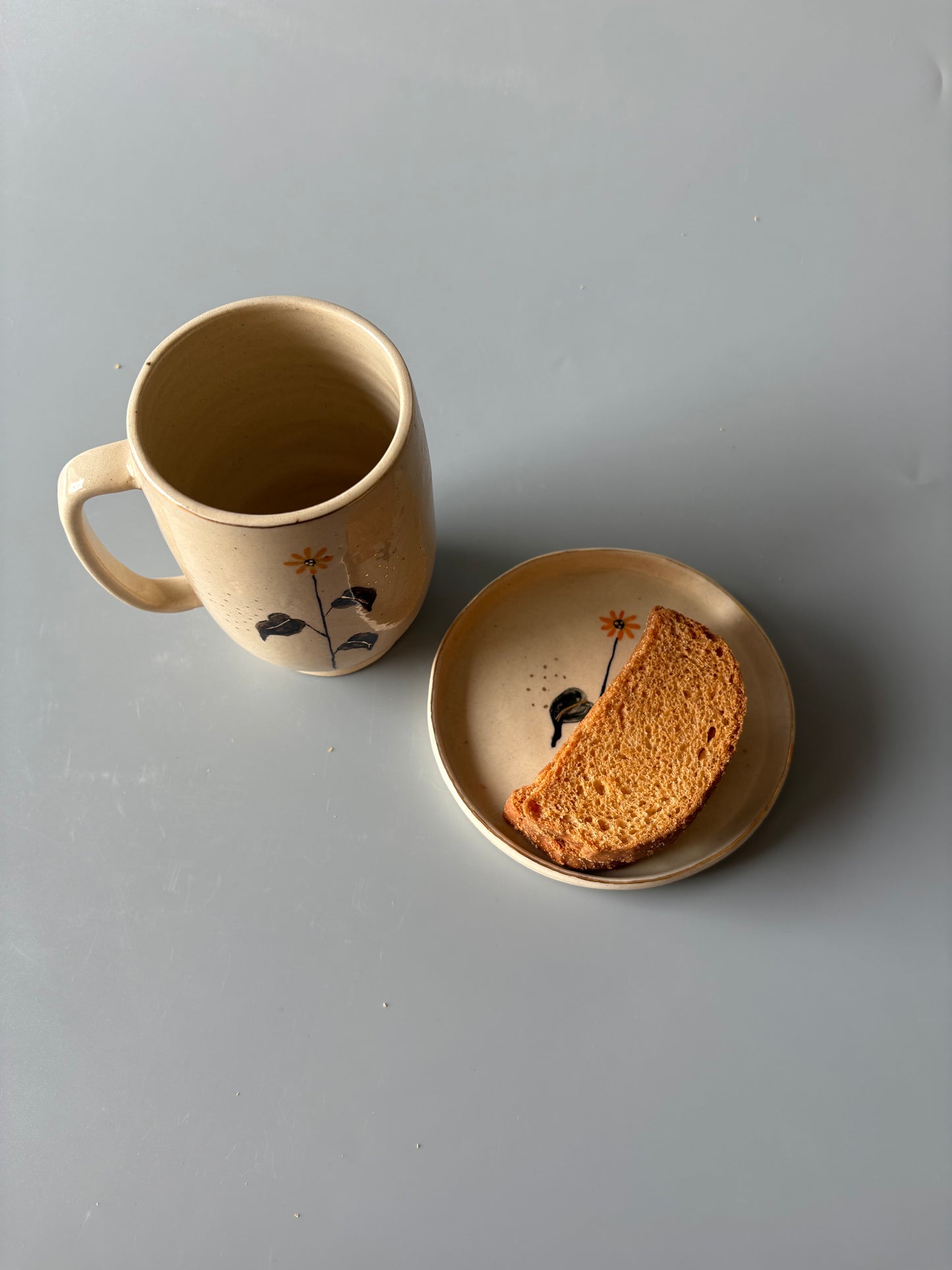 Set of 2: Sunflower Cake Plates