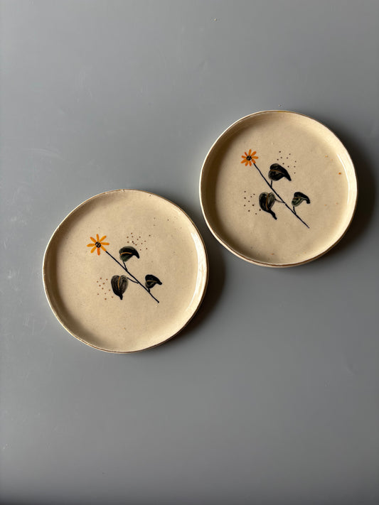 Set of 2: Sunflower Cake Plates