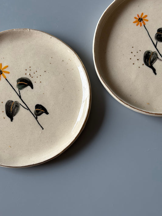 Set of 2: Sunflower Cake Plates