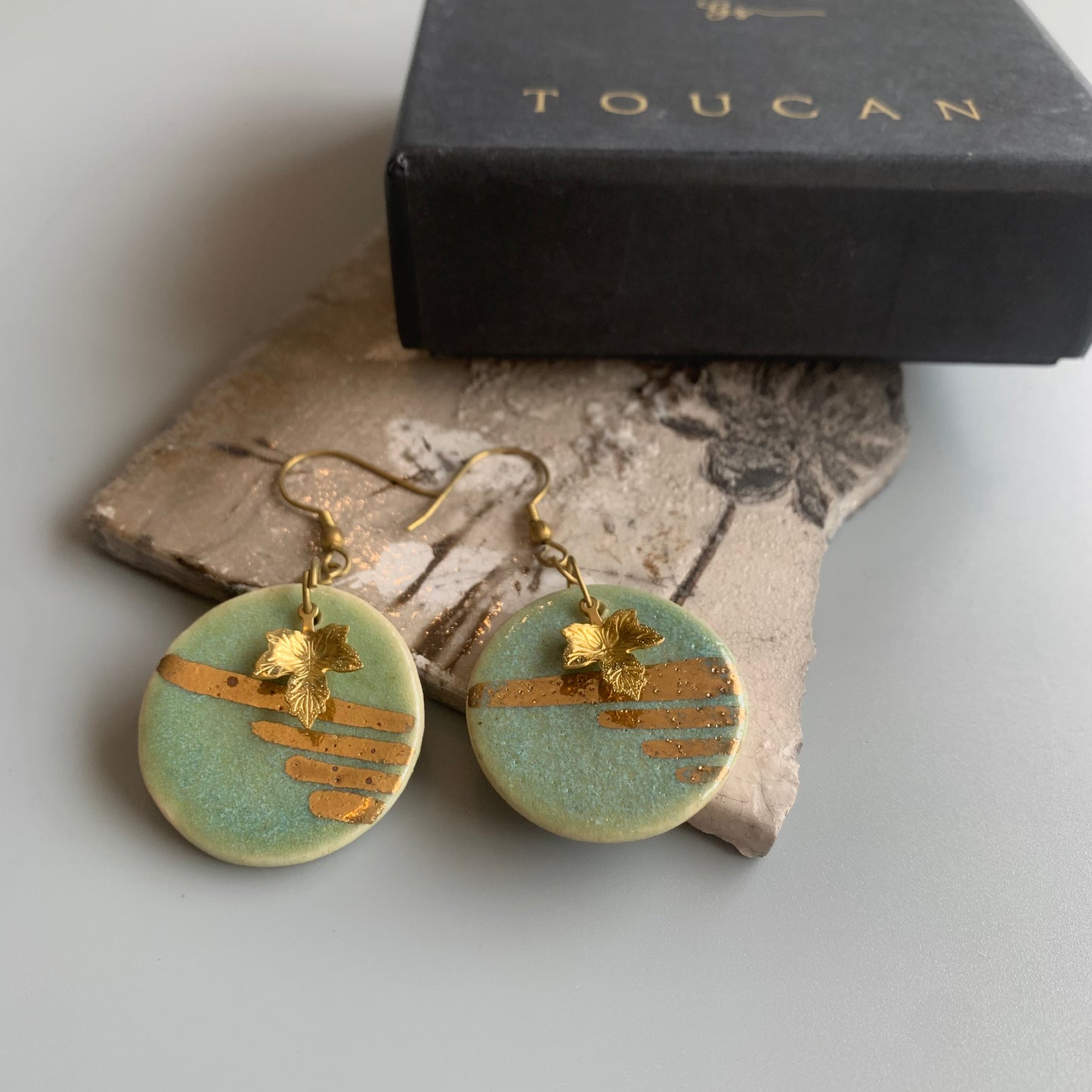 Saaz in 24 Karat Gold (Round Dangler)