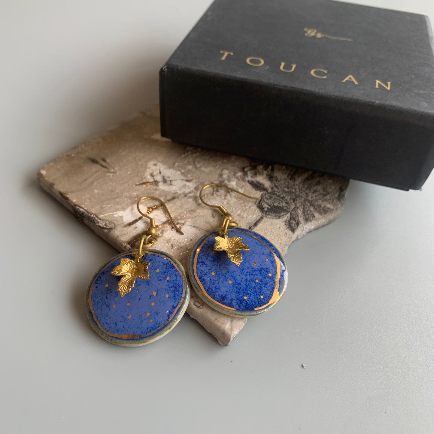 Saaz in 24 Karat Gold (Round Dangler)