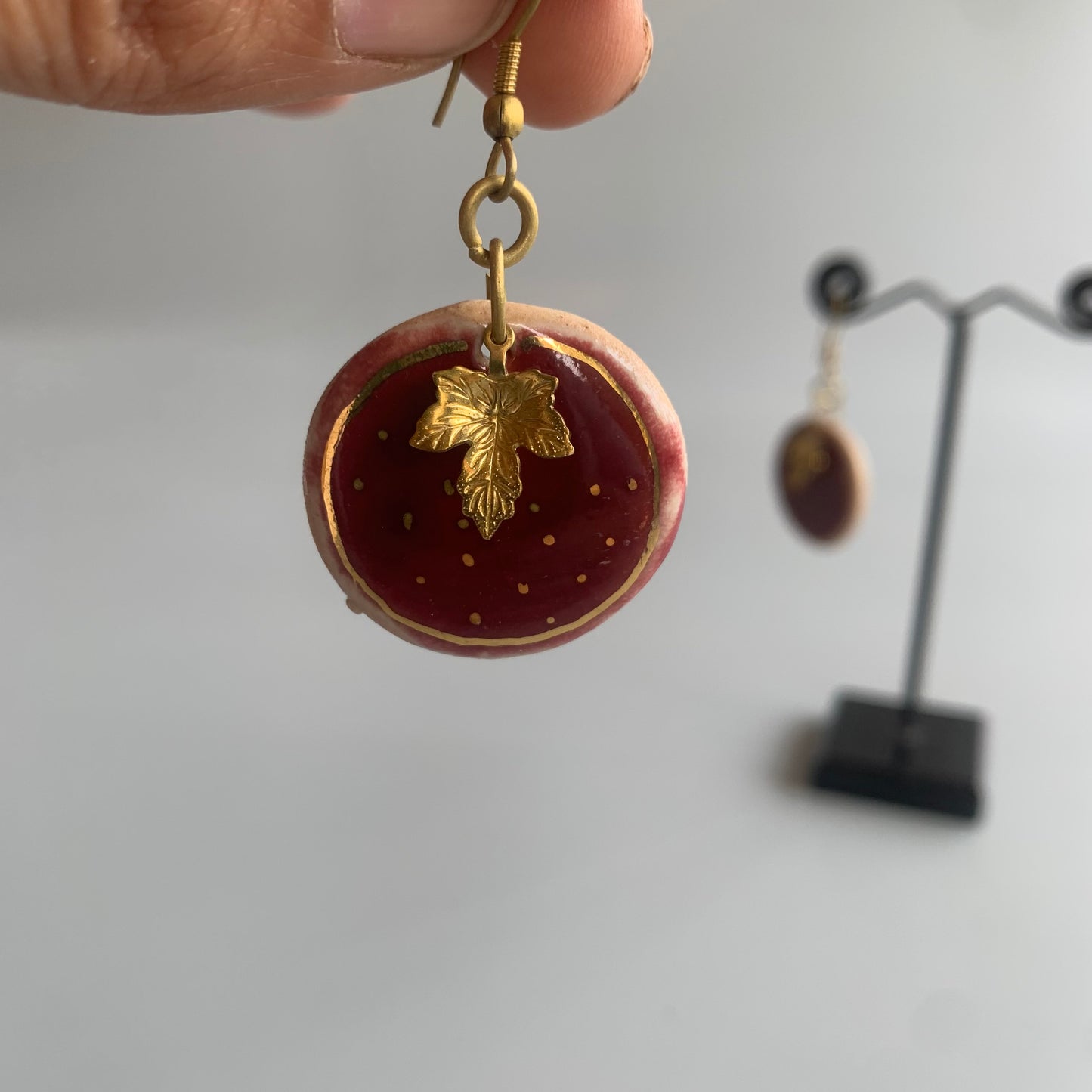 Saaz in 24 Karat Gold (Round Dangler)