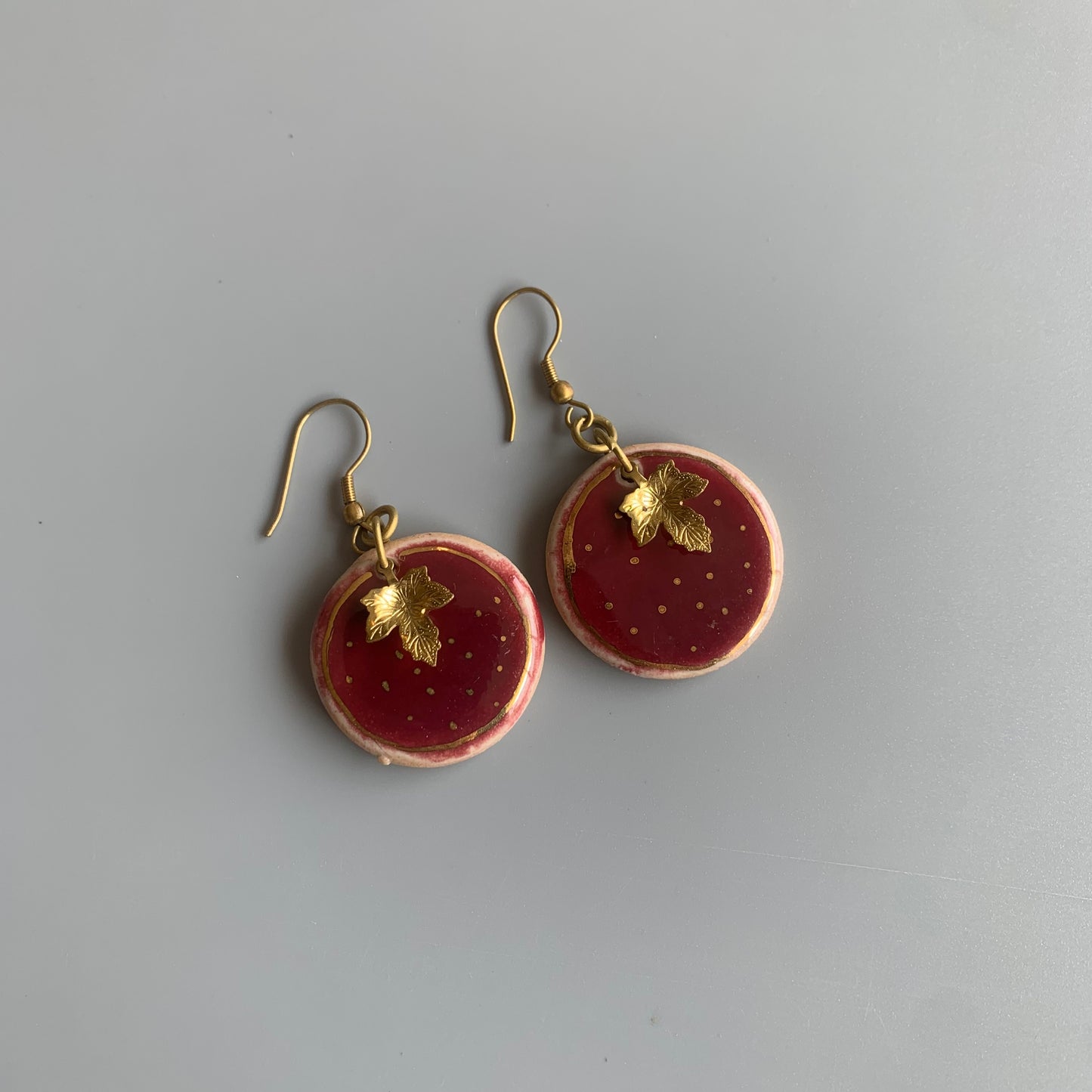 Saaz in 24 Karat Gold (Round Dangler)