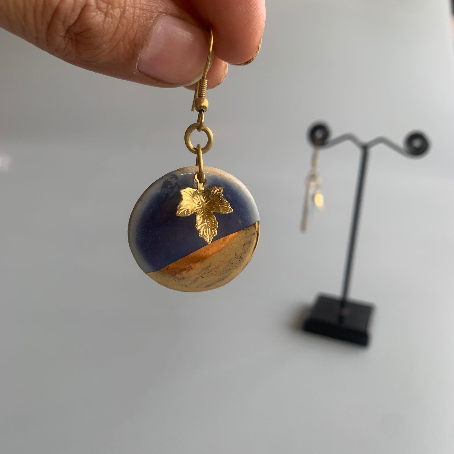 Saaz in 24 Karat Gold (Round Dangler)