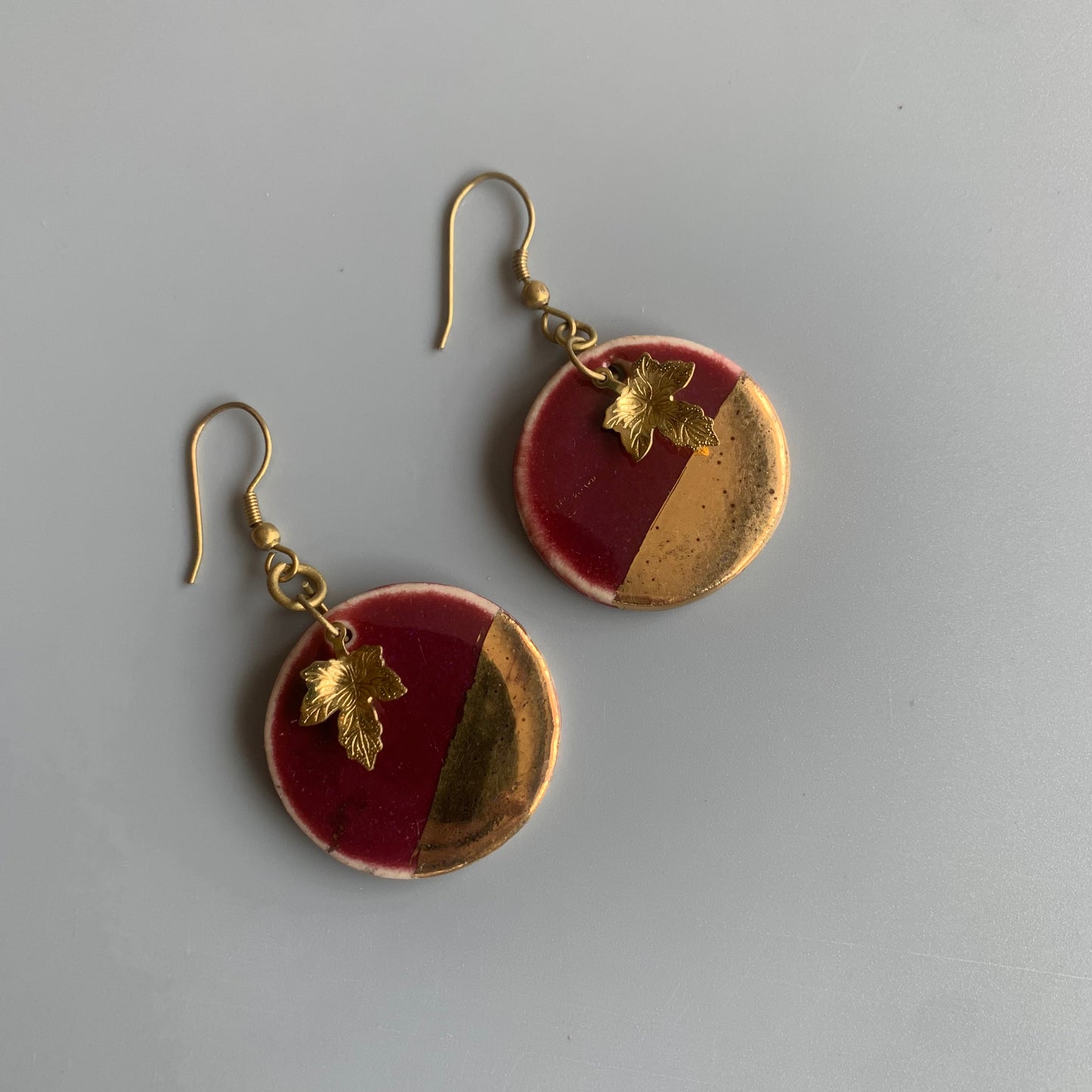 Saaz in 24 Karat Gold (Round Dangler)