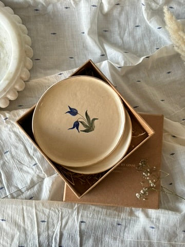Set of 2: Tulip Cake Plates