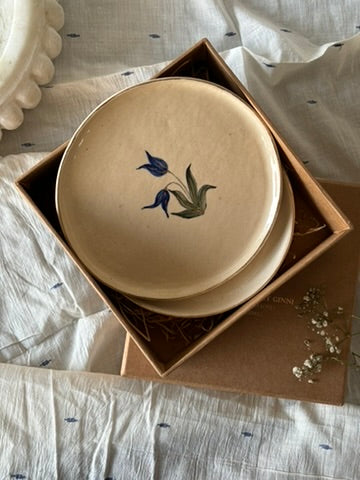 Set of 2: Tulip Cake Plates