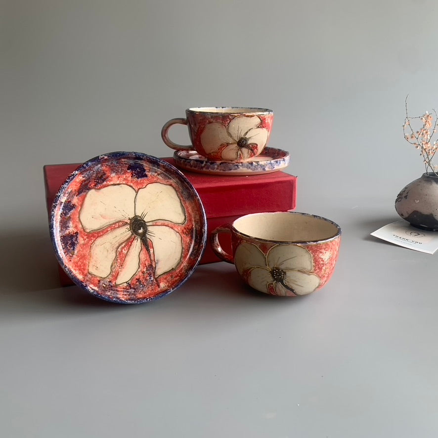Lily - Cup and Saucers