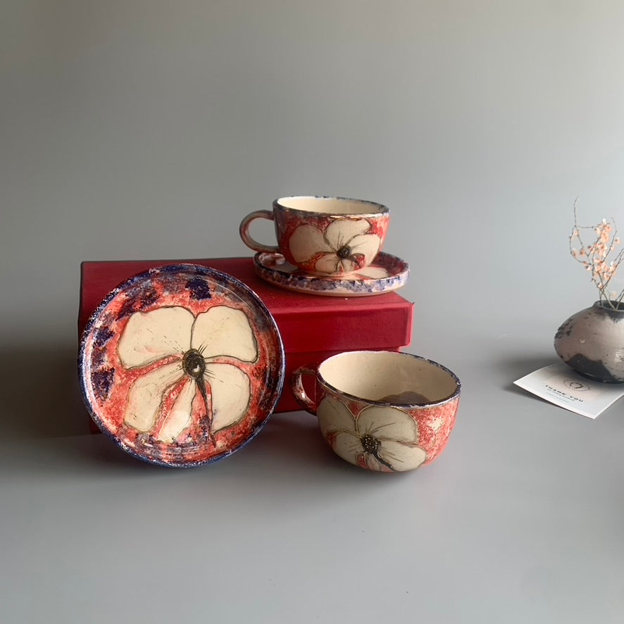 Lily - Cup and Saucers