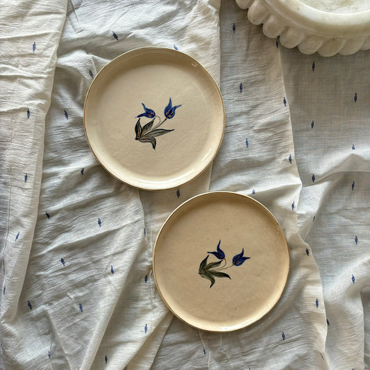 Set of 2: Tulip Cake Plates