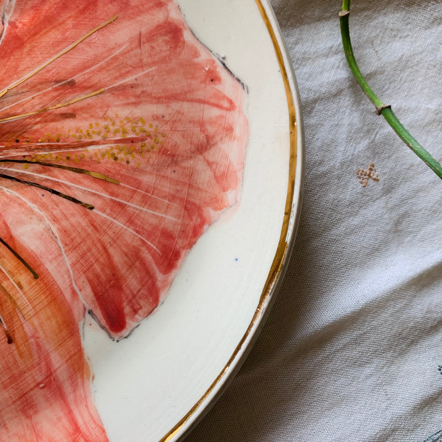 Hibiscus Dinner Plate