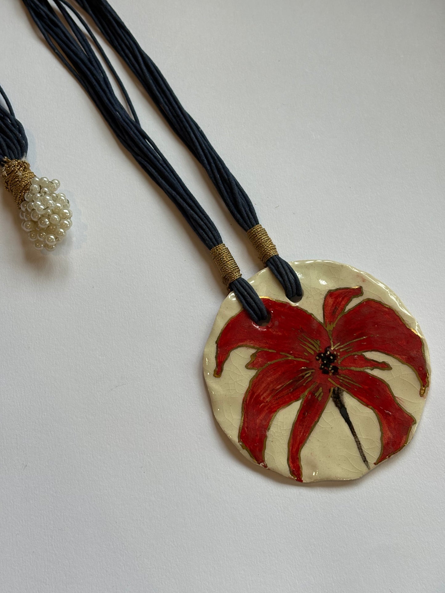 Lily Red 24K