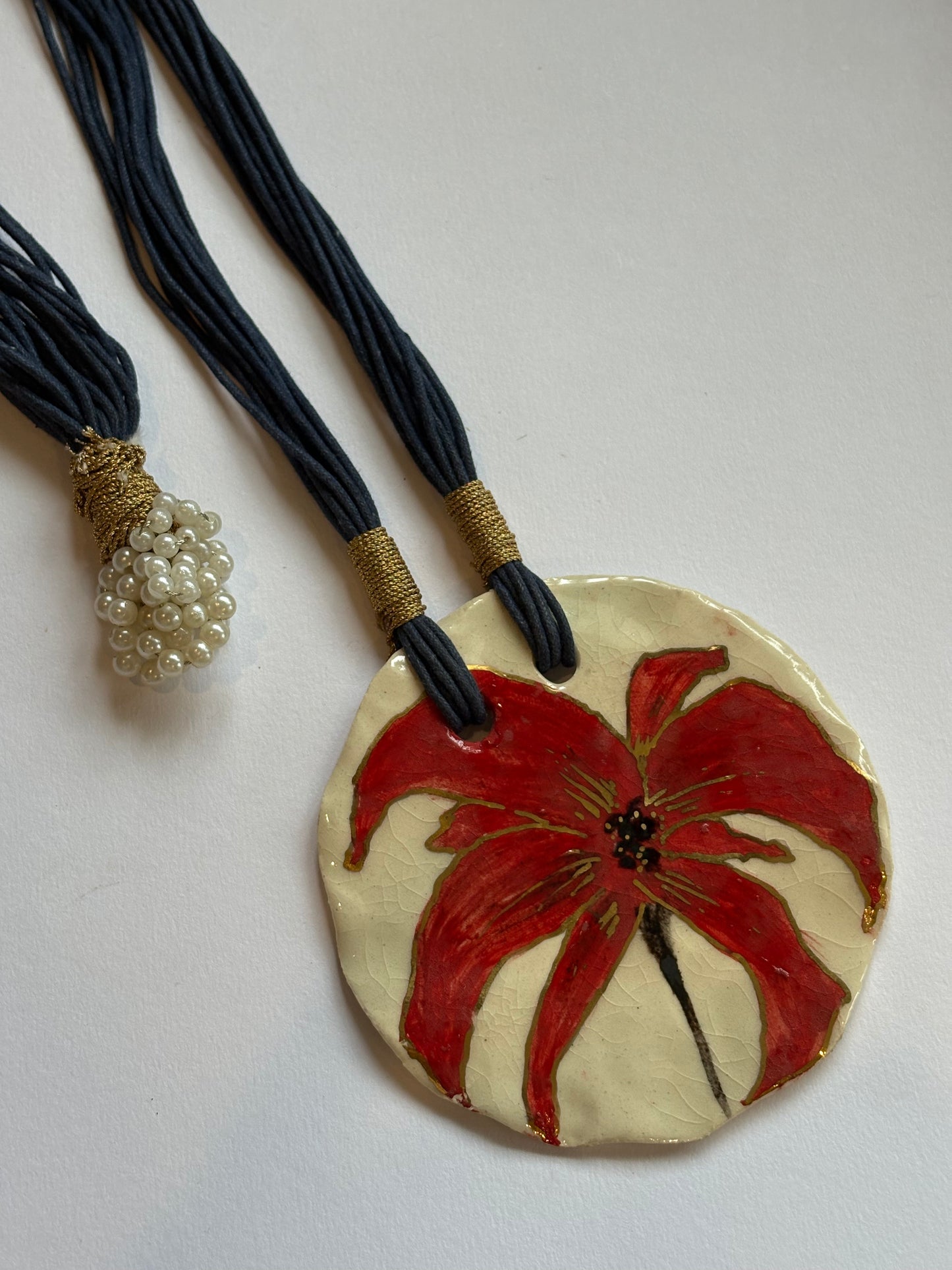 Lily Red 24K