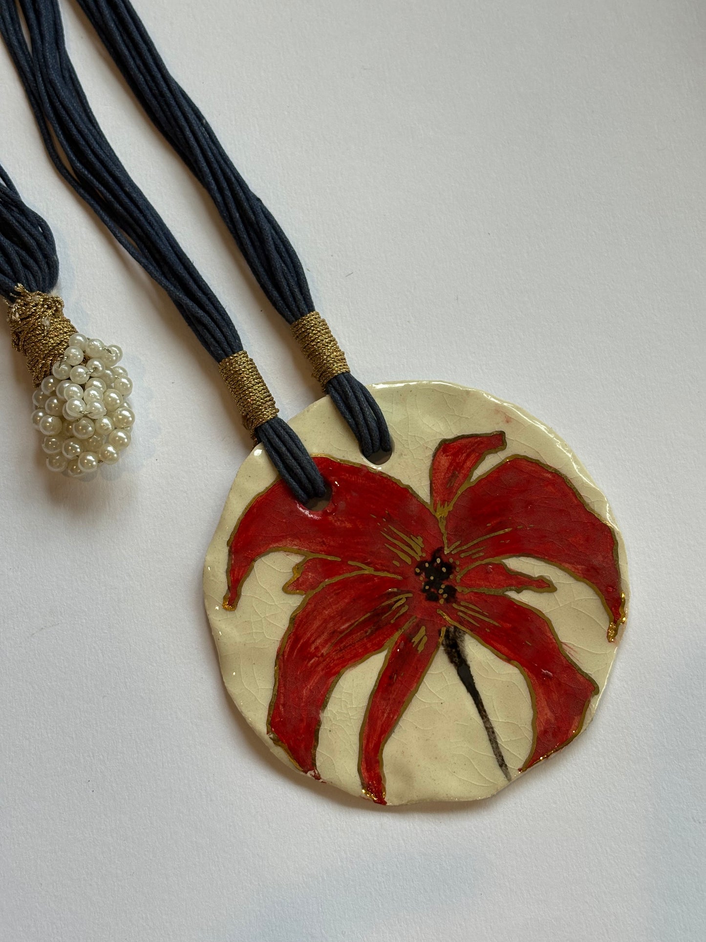 Lily Red 24K
