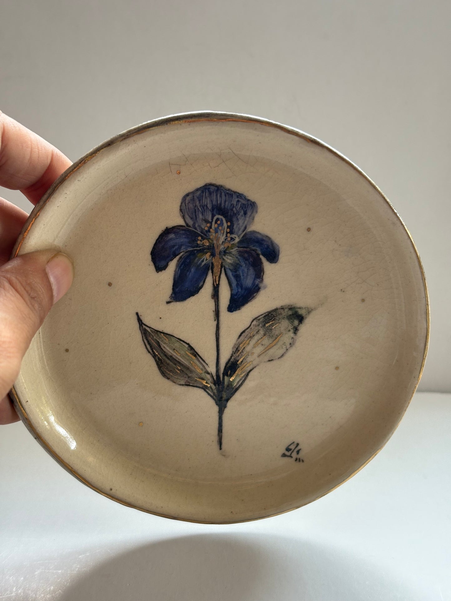 Iris Cake Plate