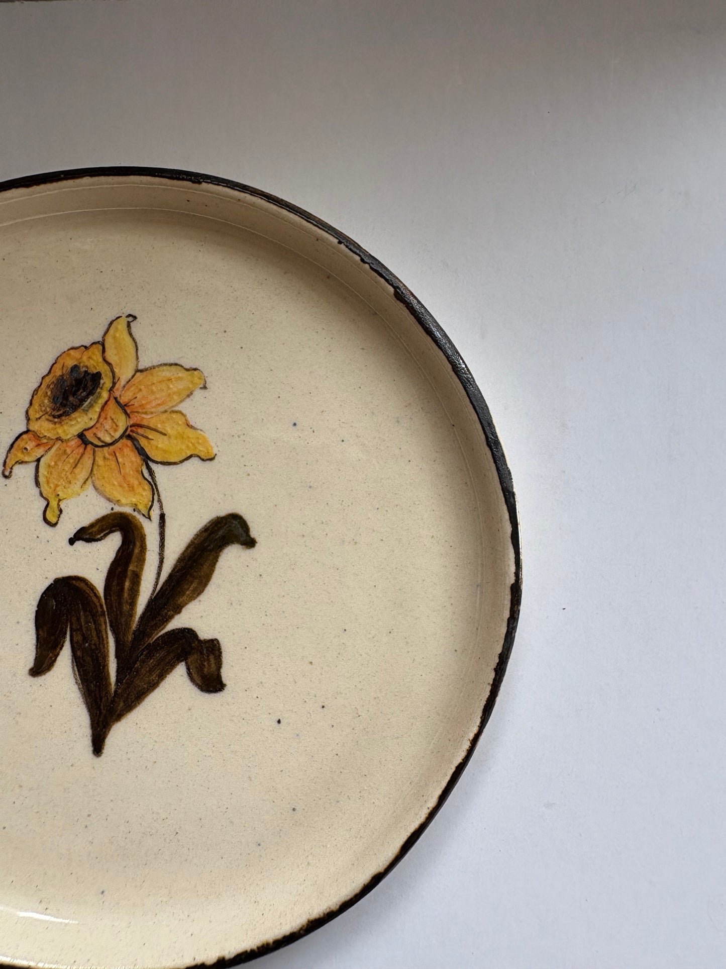 Dafodil Cake Plate