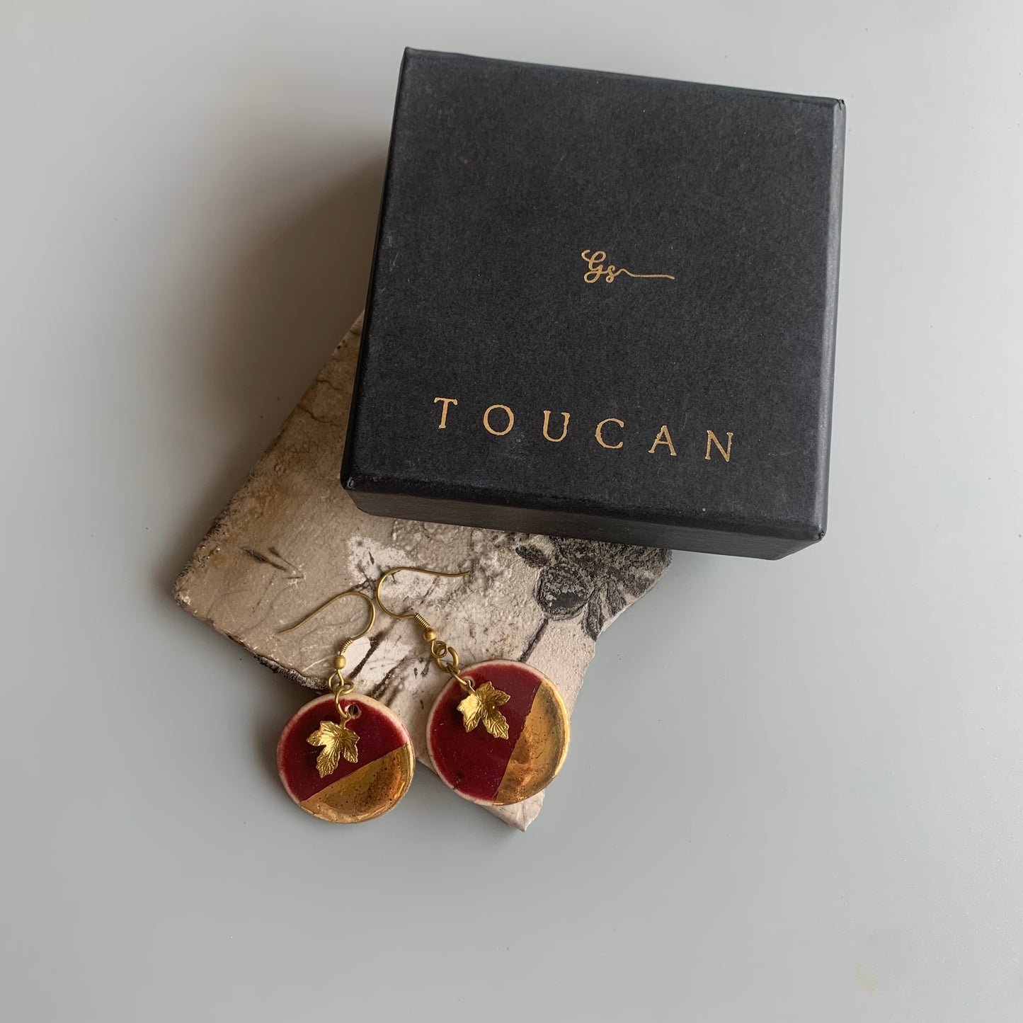 Saaz in 24 Karat Gold (Round Dangler)