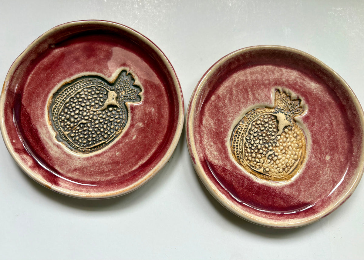 Set of 2: Pomegranate Cake Plates